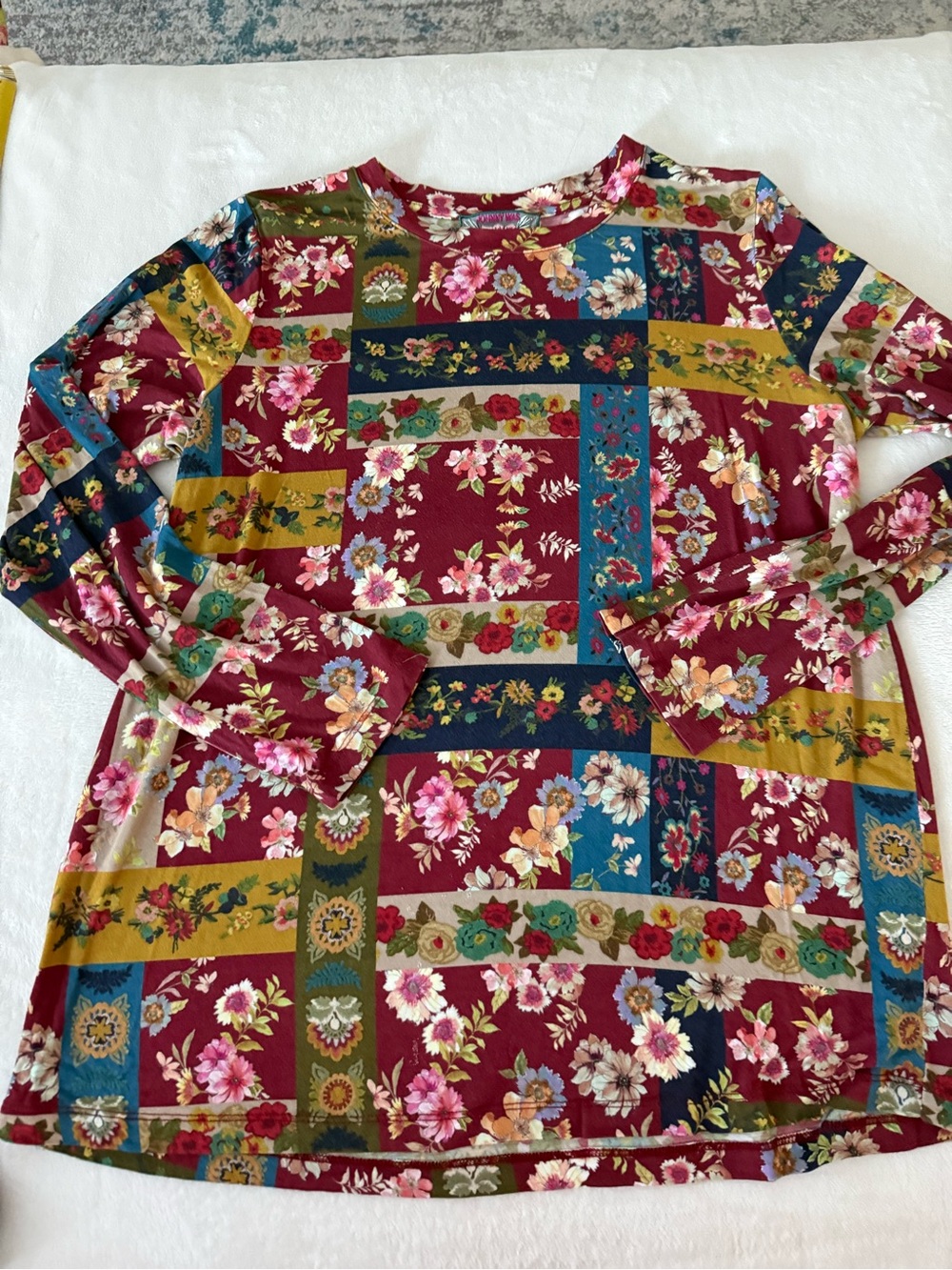 Johnny Was Janie Favorite Long Sleeve Crew Neck Swing Tee L D78